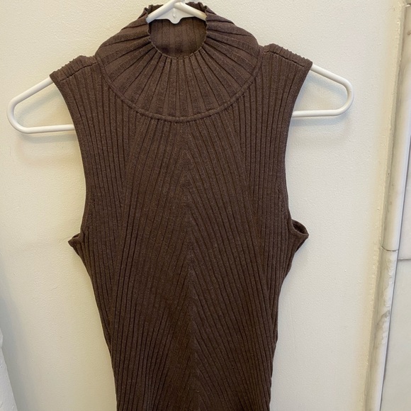 Host Pick | Sleeveless Mock-Neck Sweater - Picture 1 of 4